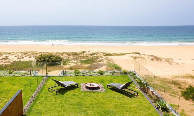 Narrabeen House | Luxury Beach House with direct Beachfront Access and breathtaking views