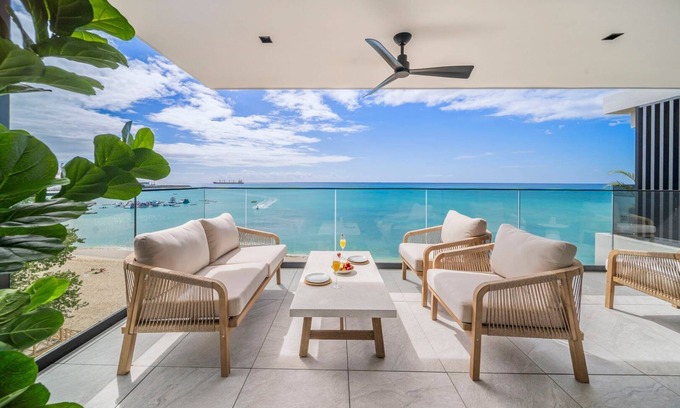 Brighton Apartment | Luxury Beachfront Condo - Allure 501