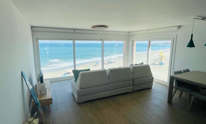 Torreguadiaro Apartment | Luxury, beachfront, two bed apartment.