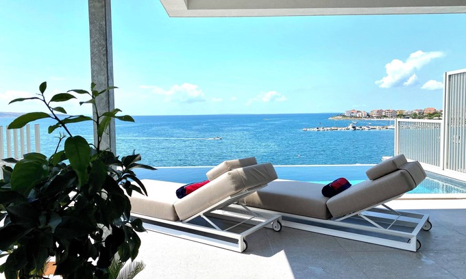 Povljana Apartment | Luxury beachfront apartment "Sand"; PRIVATER: Infinity pool, sauna & mini-gym