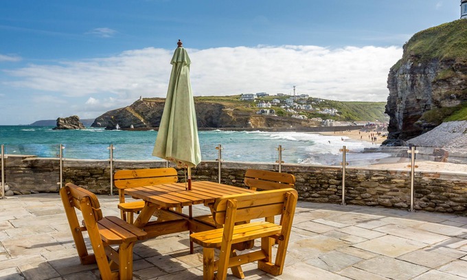 Portreath Cottage | Luxury Beachfront cottage only 20 steps from the sand with private parking/patio