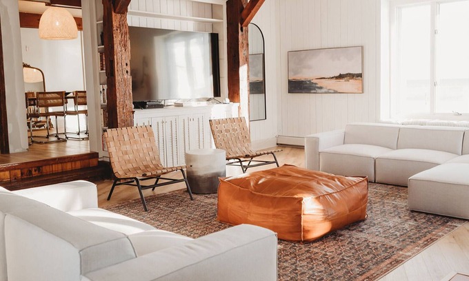 Wainfleet House | Luxury beachfront retreat w/hot tub - Sleeps 14
