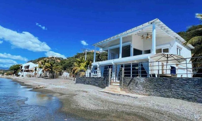 Las Charcas Villa | Luxury Beachfront Villa Los Almendros