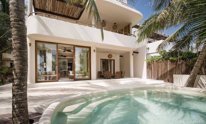 Zona Hotelera House | Luxury Beachfront Villa with Private Pool in the Heart of Tulum