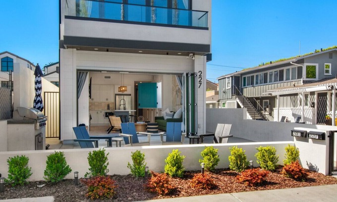 Huntington Beach House | Luxury Beachside Villa - Steps to the sand and beach