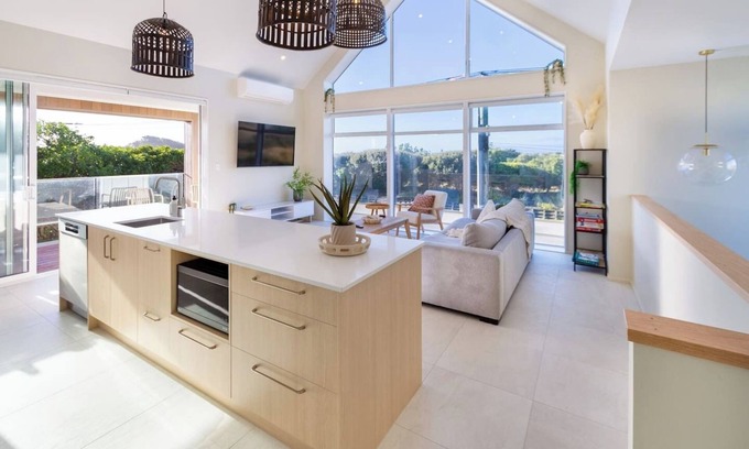 Christchurch House | Luxury Beachside Living: Elegant 3-Bedroom Haven