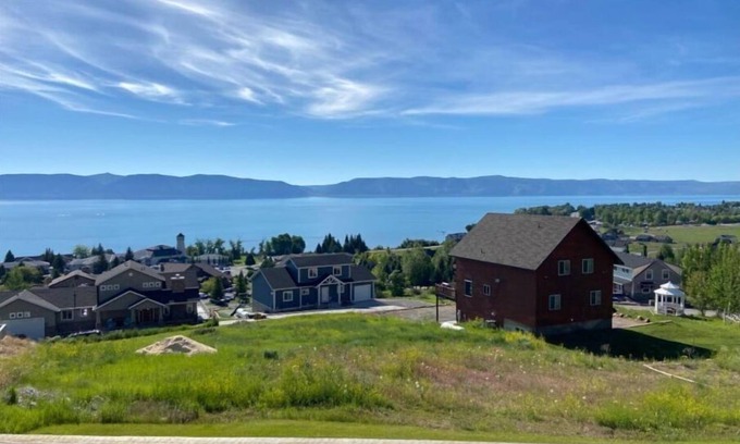 Harbor Village House | Luxury Bear Lake Retreat w/Breathtaking Views overlooking lake 2 bedroom 2 bath