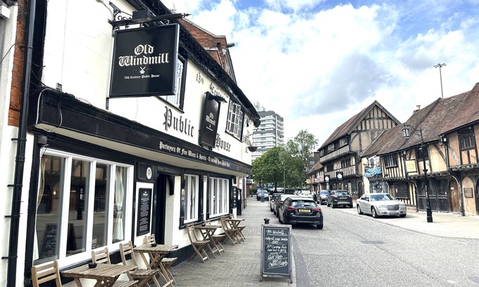 Coventry City Centre Apartment | Luxury Beauchamp Suite