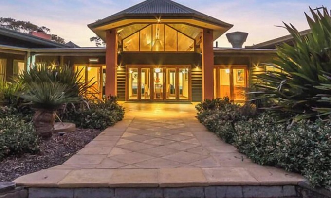 Kulnura Cabin | Luxury Biram Lodge Bush Retreat