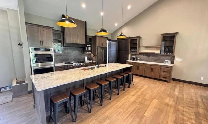 Sturgis House | Luxury Black Hills Retreat