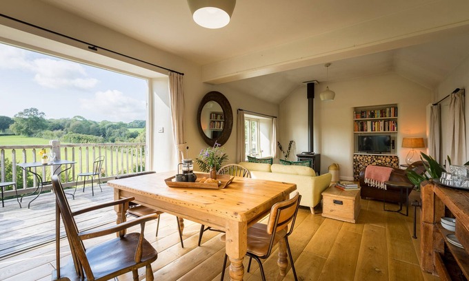 Smallridge Cottage | Luxury bolthole in secluded valley near coast