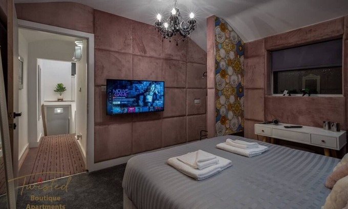 North Shore Apartment | Luxury Boutique 2 bedroom Apt, Central Blackpool