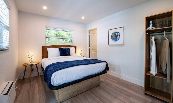 Poinciana Park Hotel | Luxury Boutique Hotel in Fort Lauderdale