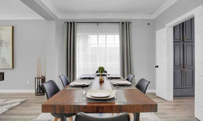 Clodine House | Luxury & Bright ~ 2 Master BR ~ Games ~ Backyard!