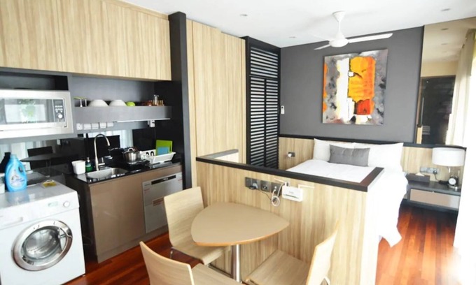 Bedok House | Luxury & Bright studio room SEN-4 with shared pool