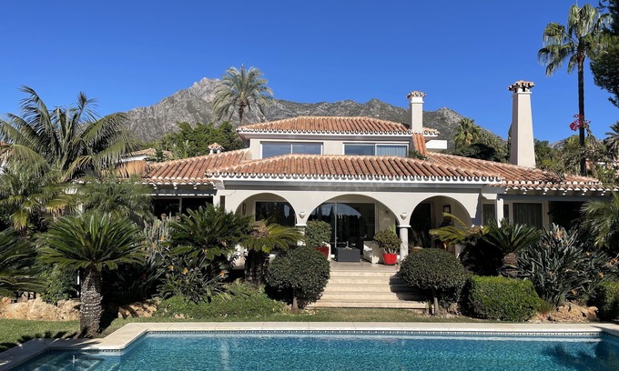 Marbella Villa | Luxury bright villa in Marbella Golden Mile with great sea and mountain views