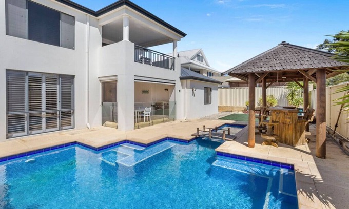 Burns Beach House | Luxury by the Sea in Burns Beach