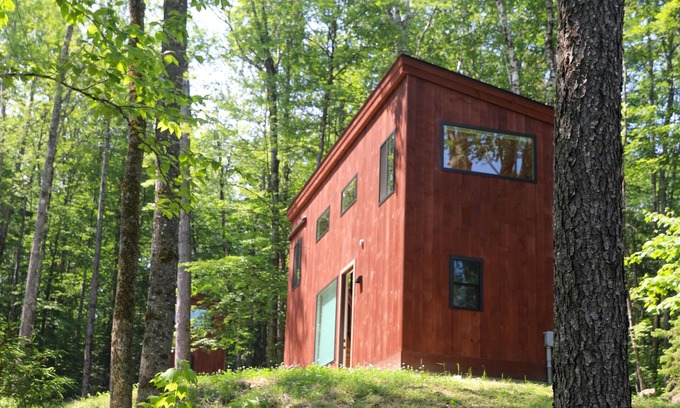 Cavendish Cabin | Luxury Cabin #2 Hot Tub, Kayaks, Paddle Boards, Fire Pit
