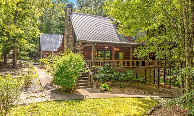 Morganton Cabin | Luxury Cabin by the Lake in the Mountains of GA - Now with High-Speed STARLINK!
