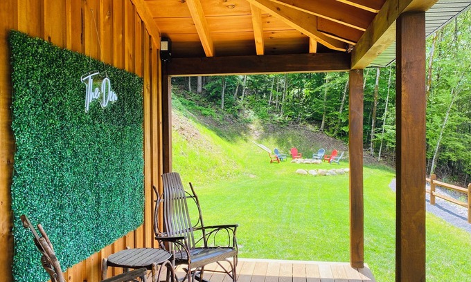 Remsen Cabin | Luxury cabin on private drive, waterfront access