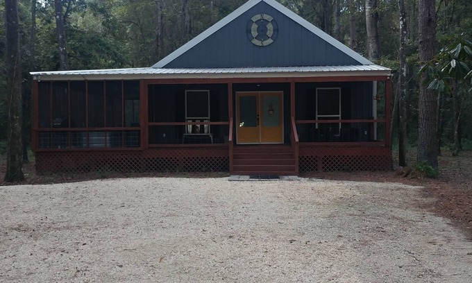 Mittie Cabin | Luxury cabin retreat in the woods.