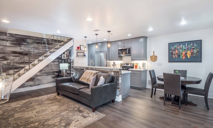 Soquel Condo | Luxury Capitola 2 BR charmer minutes from the beach