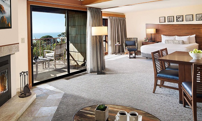 Carmel Highlands Resort | Luxury Carmel 1-Bedroom Highlands Inn Villa + Amenities