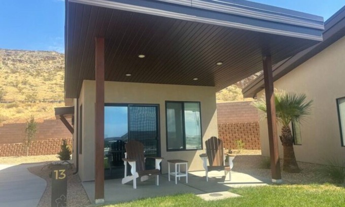 La Verkin House | Luxury Casita, near Zion National Park