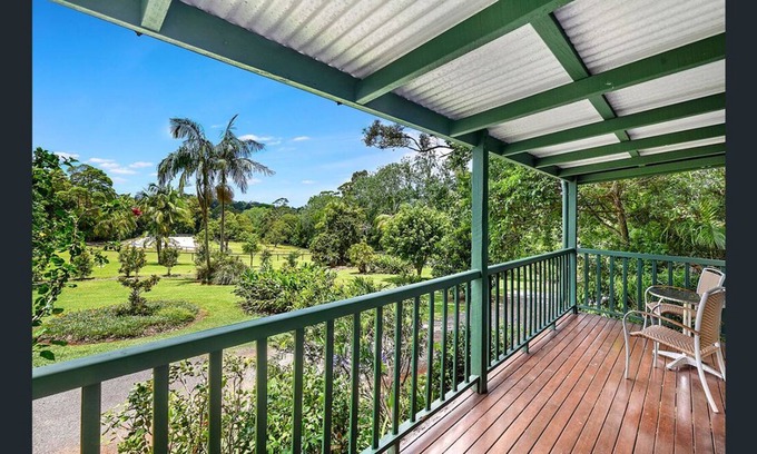 North Tamborine Cottage | Luxury Cassowary Cottage - Mount Tamborine