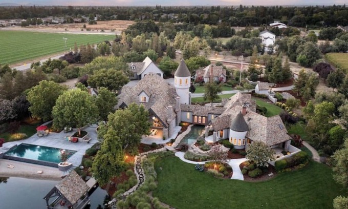 Davis Other | Luxury Castle Retreat UC Davis