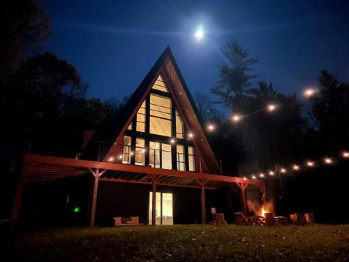 Margaretville House | Luxury Catskills A-Frame, 15 mins to Ski Resorts
