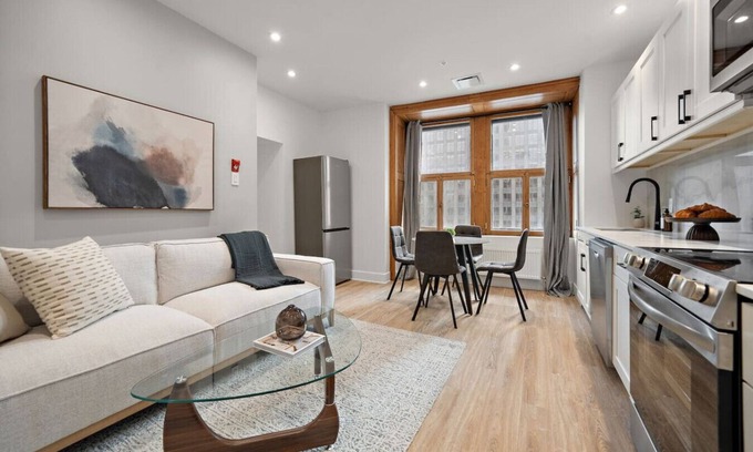 Old Montreal Apartment | Luxury Central Old Port MTL Apt - Notre-Dame