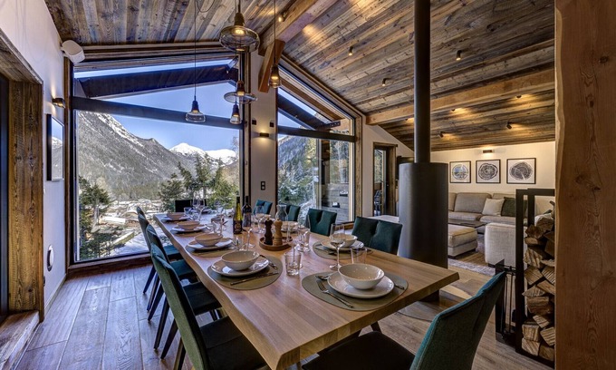 Le Lavancher Ski Chalet | Luxury Chalet with Stunning Views in Quiet Hamlet
