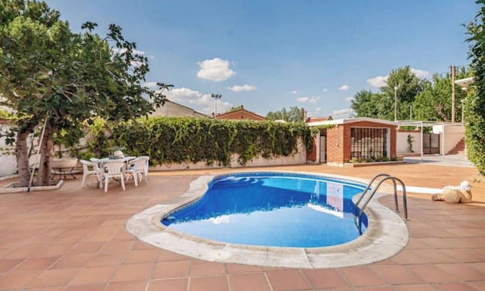 Alcala de Henares Ski Chalet | Luxury Chalet: LA CASA DE INES