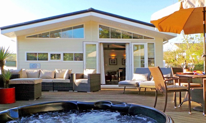 Mynytho Ski Chalet | Luxury chalet at the Warren, Abersoch