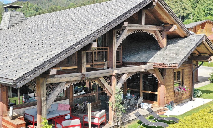Araches-la-Frasse Ski Chalet | Luxury Chalet in French Alps - Jacuzzi -12 people