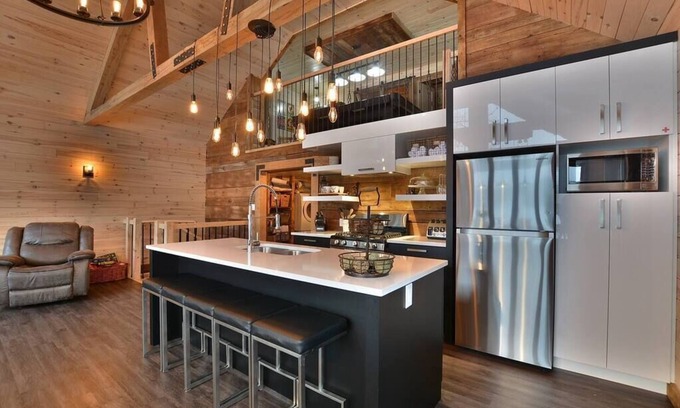 Lac-Simon Ski Chalet | LUXURY CHALET LA MERVEILLE