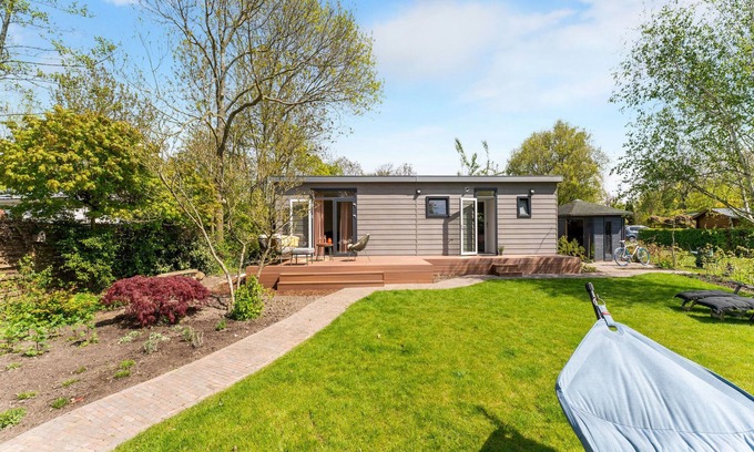 Goedereede House | Luxury chalet near Ouddorp with garden
