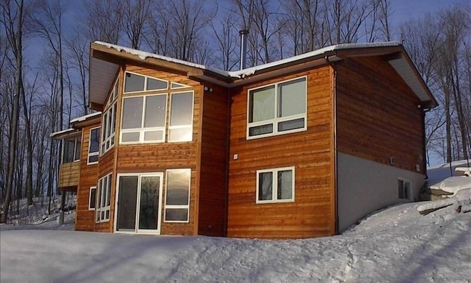 Mont-Tremblant Ski Chalet | Luxury Chalet Vista - 4 Bedrooms/2 Baths - Relaxation at its Best