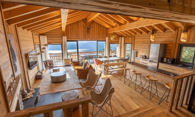 Les Angles Ski Chalet | Luxury chalet with lake view, SPA/Heated swimming pool, 300m from the ski slopes