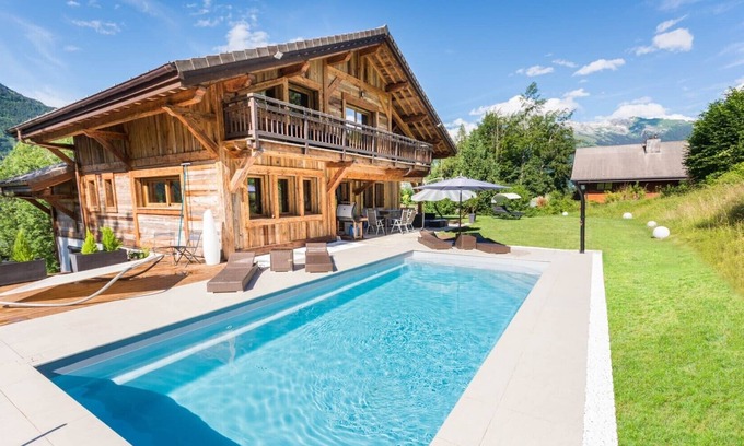 Morillon Ski Chalet | Luxury chalet with swimming pool in a private setting, 400 m from the Cablecar.
