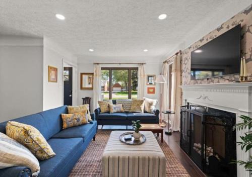 Parma Heights House | Luxury Cleveland Home with Fitness Equipment and Yard