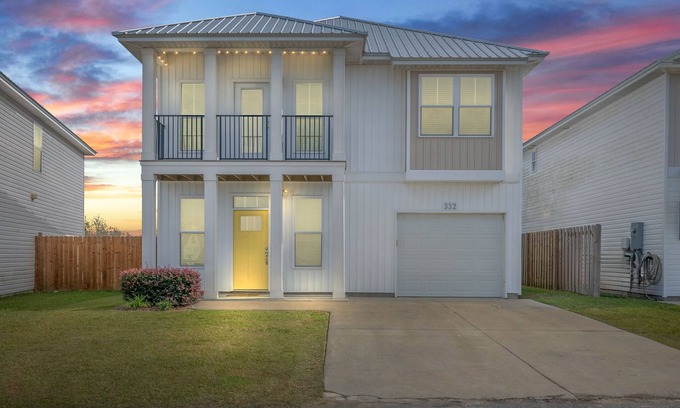 Callaway House | Luxury Coastal Inspired 4-Bedroom in Panama City