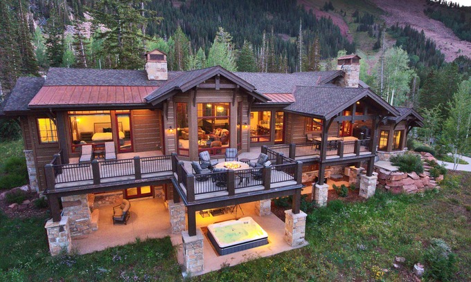Park City House | Luxury Colony Location w/Front Door Ski, Hike, Bike Access. Private Hot Tub.