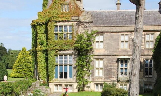 Killarney House | Luxury & Comfort By Lakes Of Killarney - ideal for large families or groups