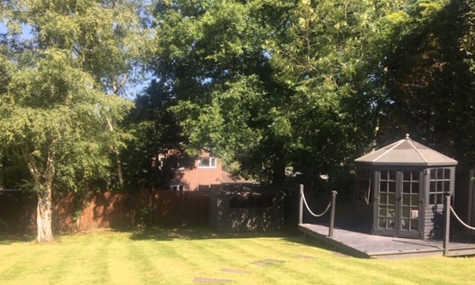 Sugnall Villa | Luxury & comfort. Like a boutique hotel. Gated, gardens, sauna, jacuzzi.
