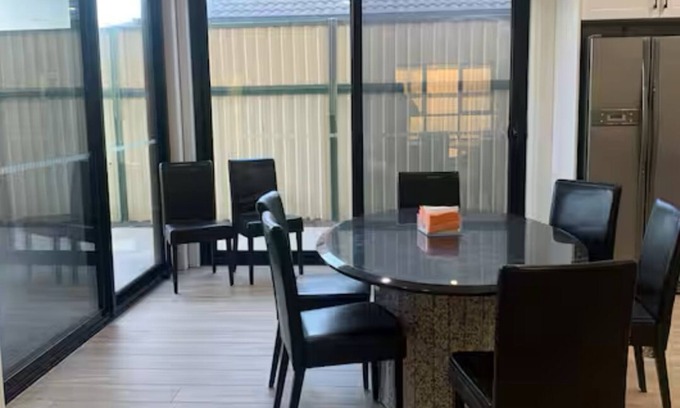 Springvale House | Luxury comfortable rooms /shared house