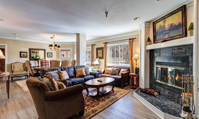 Peak 9 Condo | LUXURY CONDO, 30 YARDS TO LIFT, STEPS TO MAIN ST. BEST LOCATION, SLEEPS 8,DISC