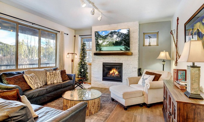 Winter Park House | Luxury Condo 414 I Pool I Club House I Hot Tub I Best Price I Discounted Attractions
