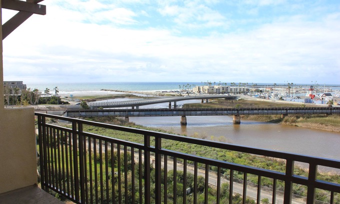Renaissance Ter Condo | Luxury Condo-Beach, Ocean, Harbor Views+Bikes&Boogie Boards